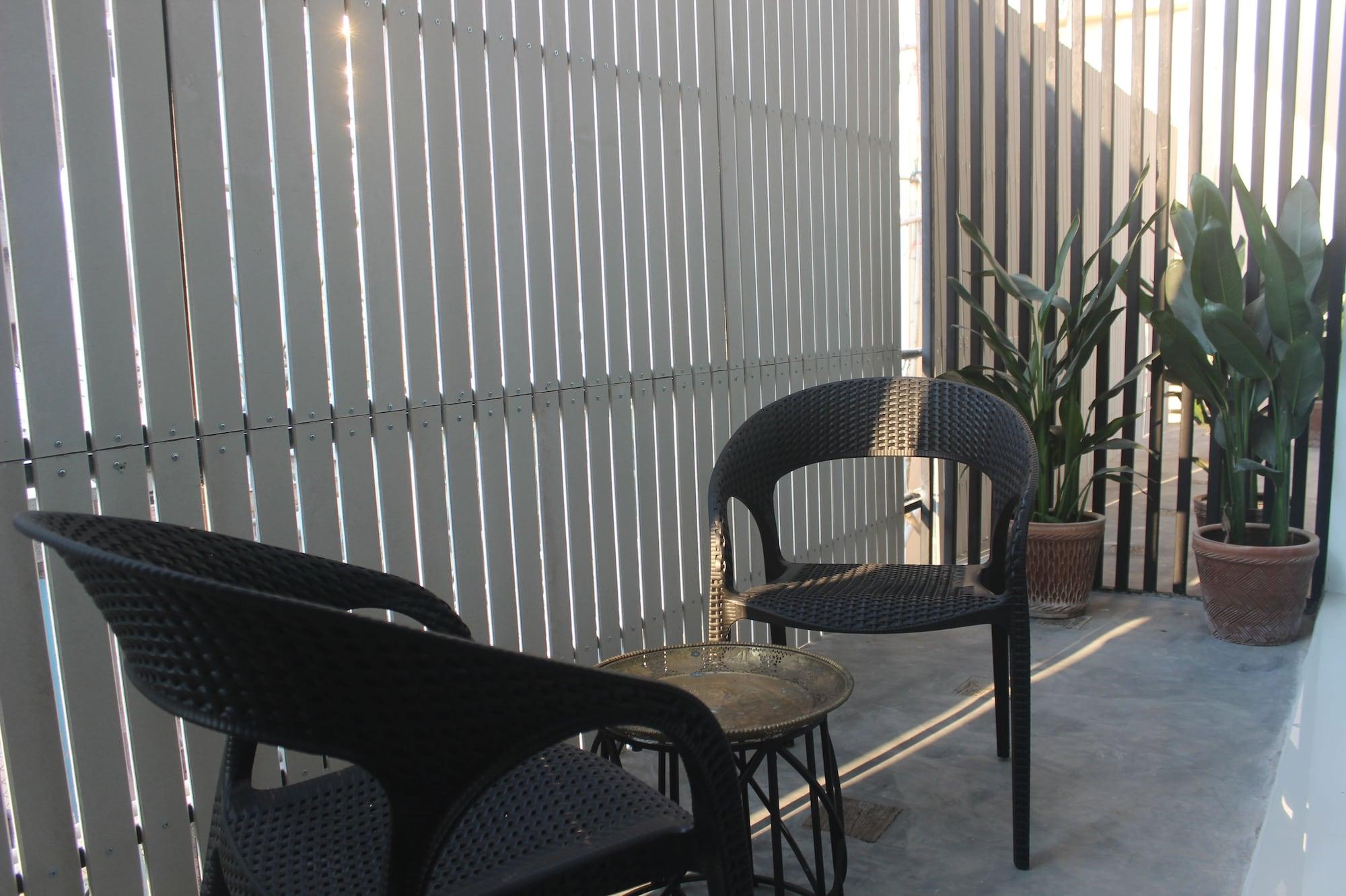 The Warehouse 3*