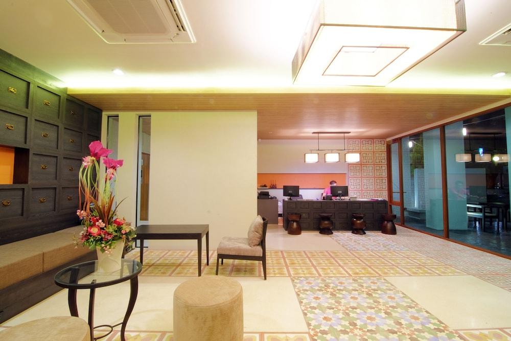 Tapae Gate Hotel 4*