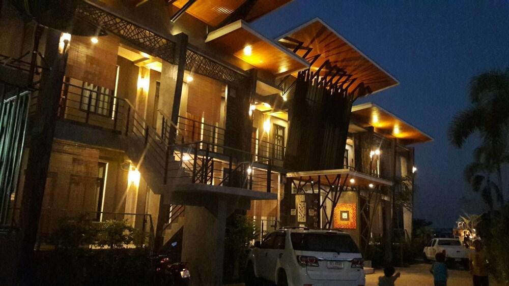 The Lofthouse Sansai Hotel