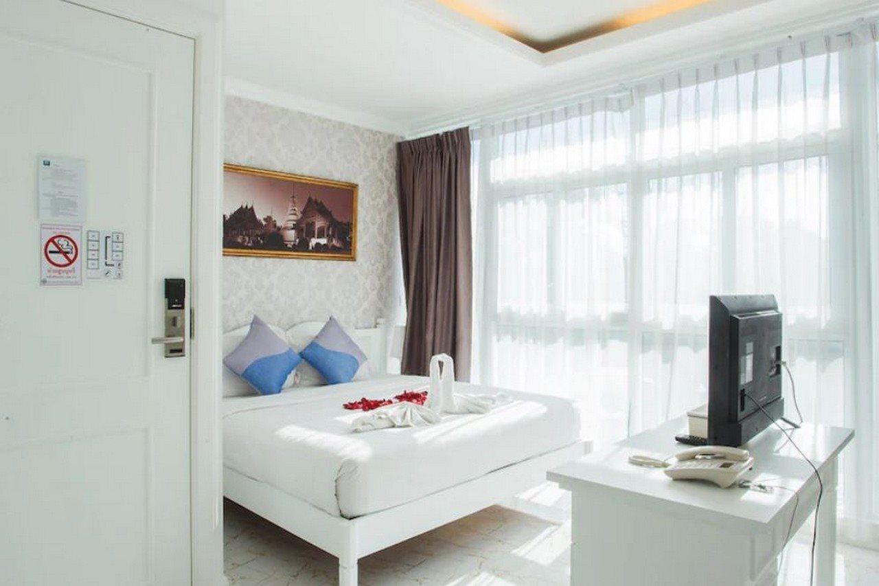 B2 Riverside Colonial Hotel 3*