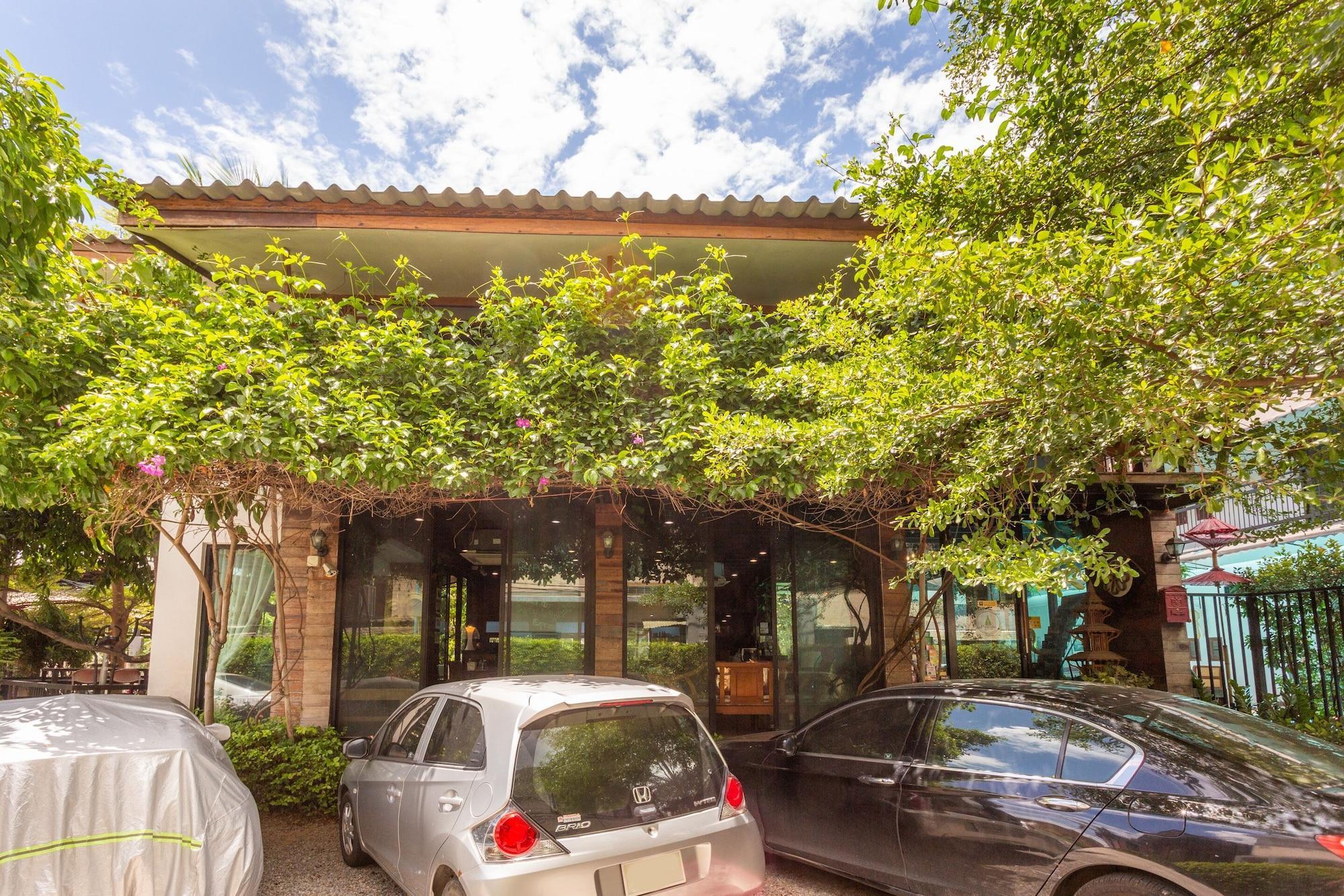 Capital O 1051 Pagoda House Hotel