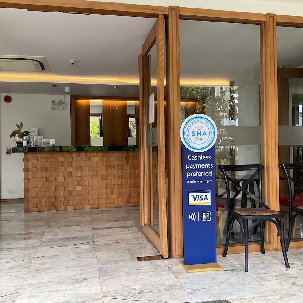 Hotel The Signature @ Thapae Chiang Mai