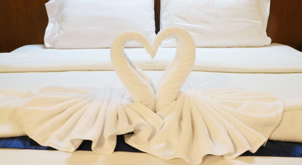 Life Up And Hotel 3*