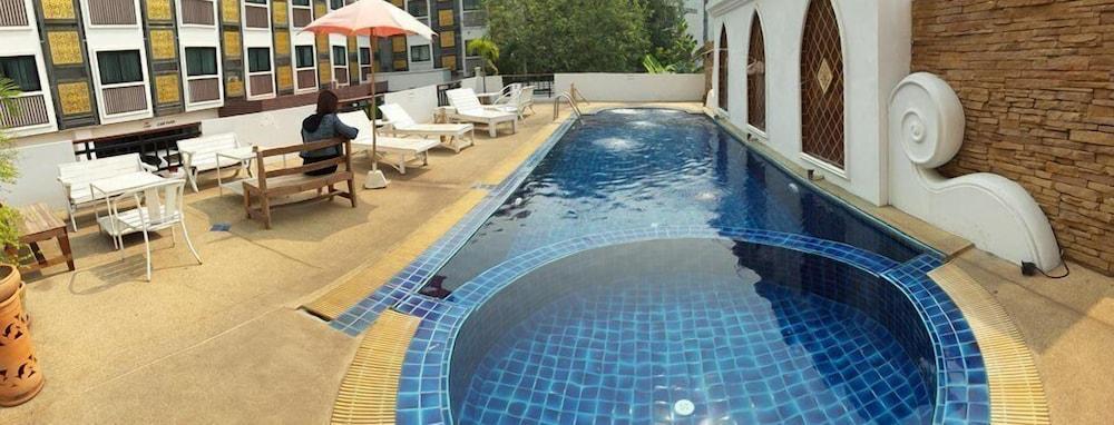 Wangburapa Grand Hotel 3*