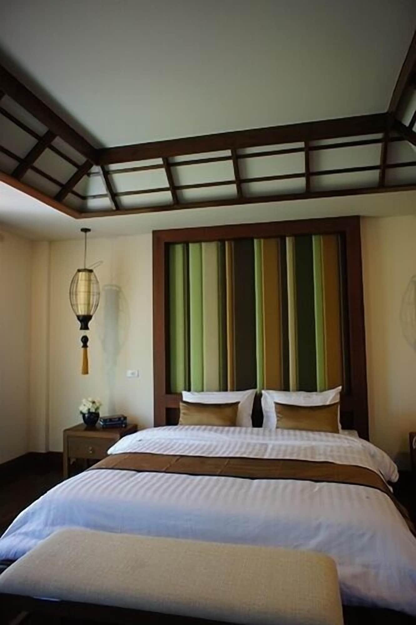 Korbhun Khinbua Hotel 3*