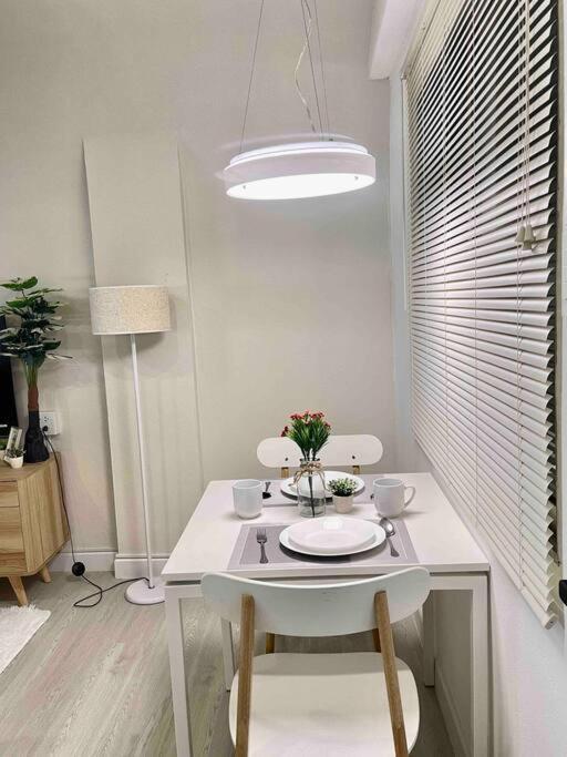 Cozy Little Near Festival J203 Apartment *