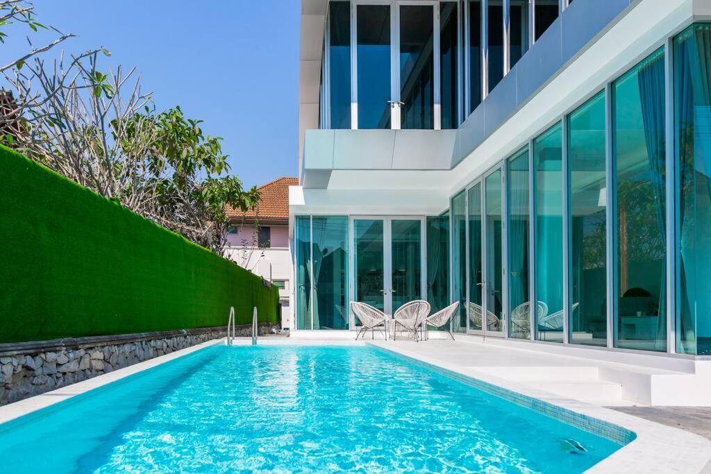 Charming Pool With Breathtaking View *