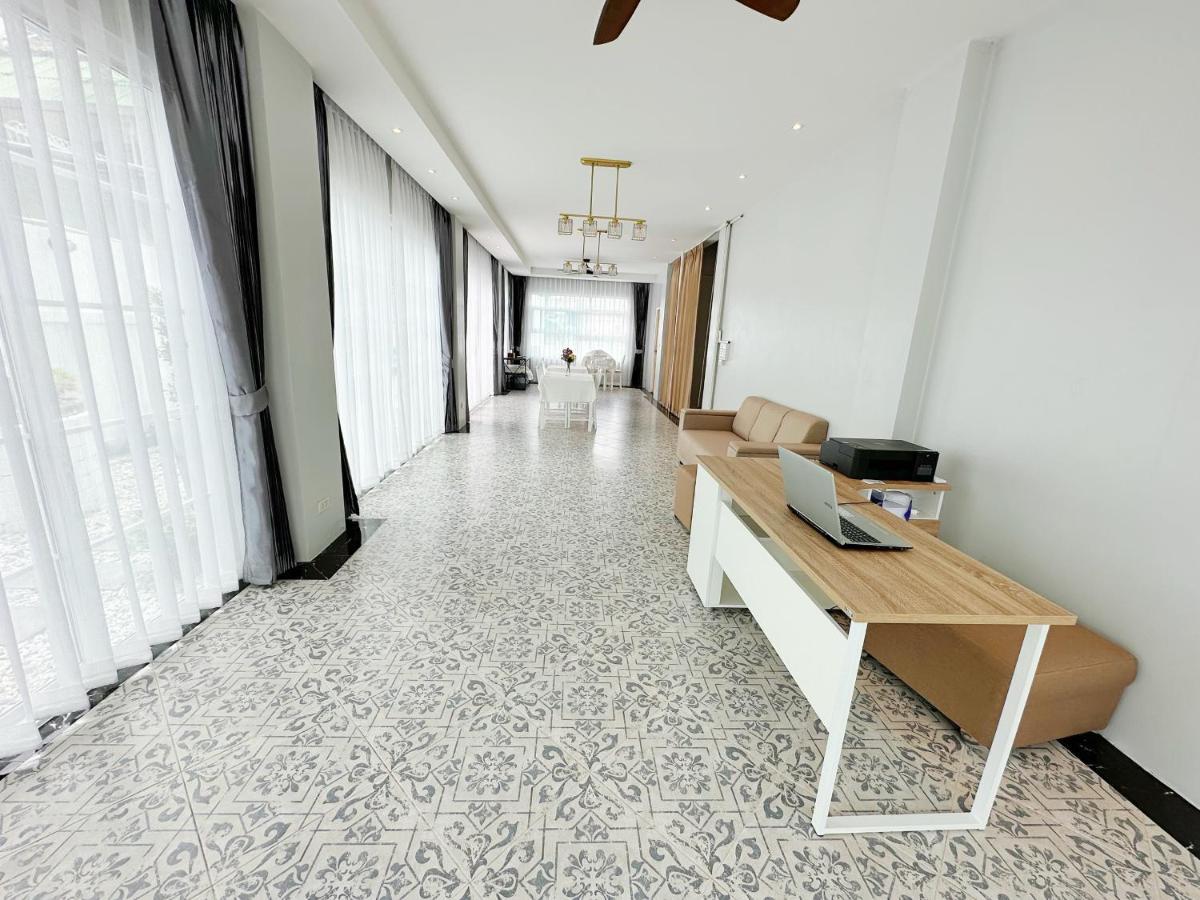 The White House Rachamankha เดอะ ไวท์เฮ้าส์ ราชมรรคา Hostel Chiang Mai