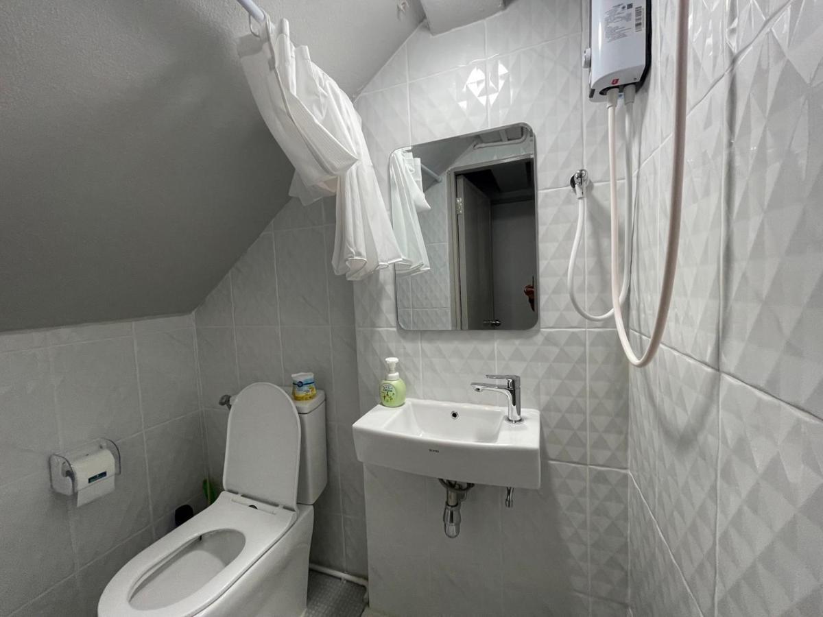 Comfort Zone @ Tha Pae Hostel