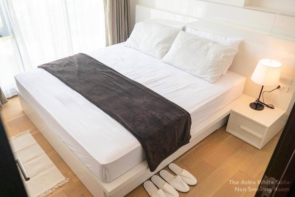 Astra White 12 Apartment *