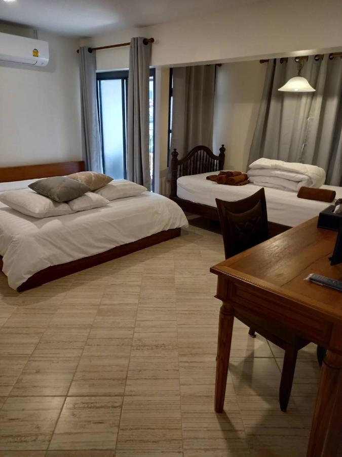 Valentier Cafe And Hotel
