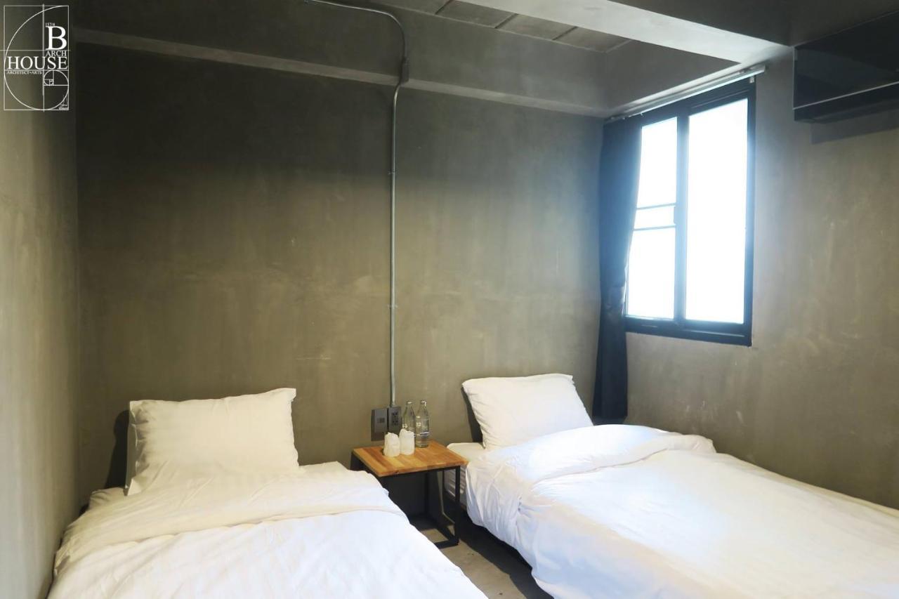 B Arch House And Cafe Ll No Parking Ll * Chiang Mai