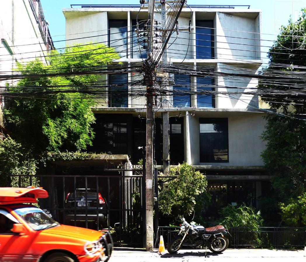 B Arch House And Cafe Ll No Parking Ll Hotel Chiang Mai