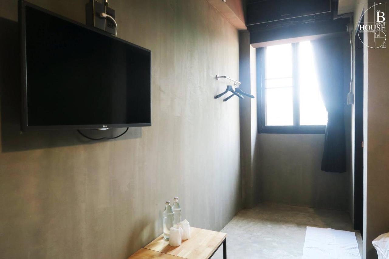 B Arch House And Cafe Ll No Parking Ll Chiang Mai