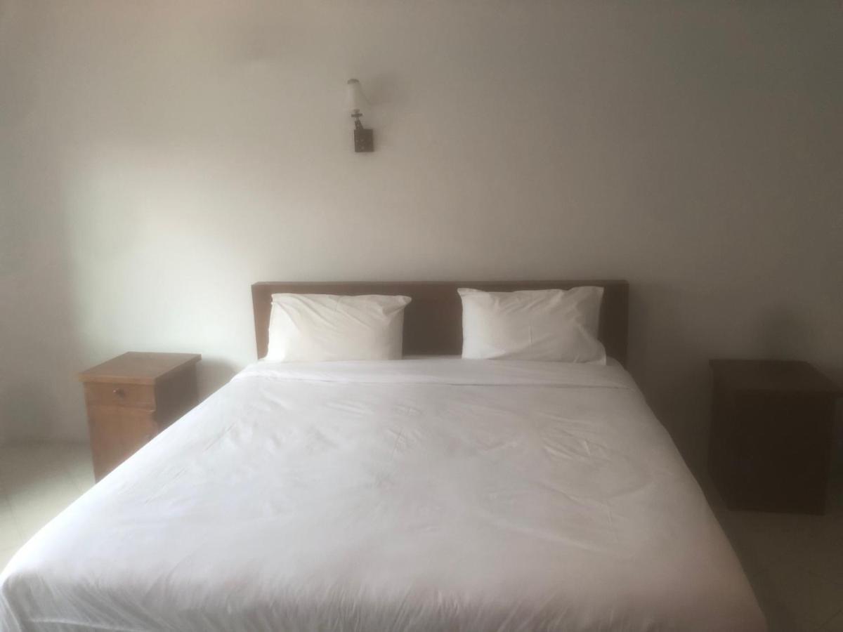 Hotel Mom 3*