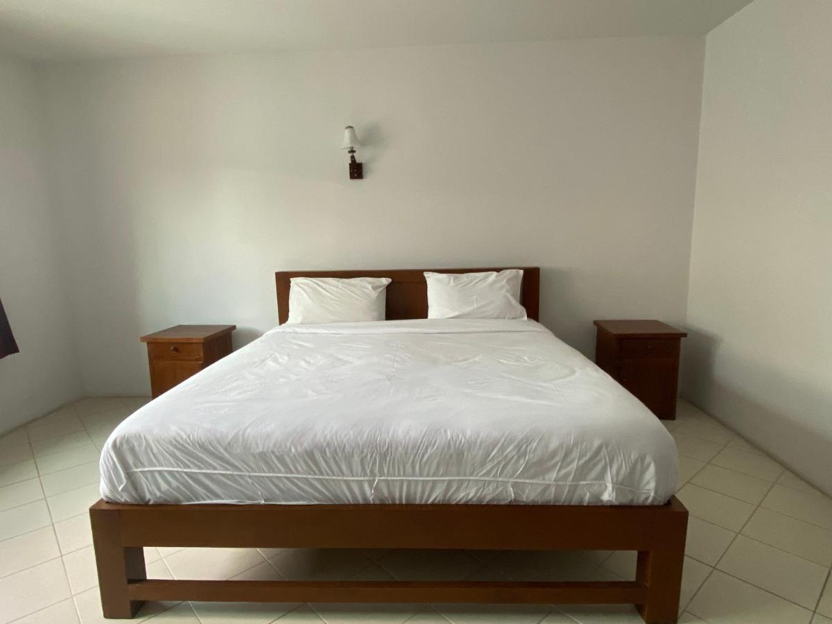 Mom Hotel 3*