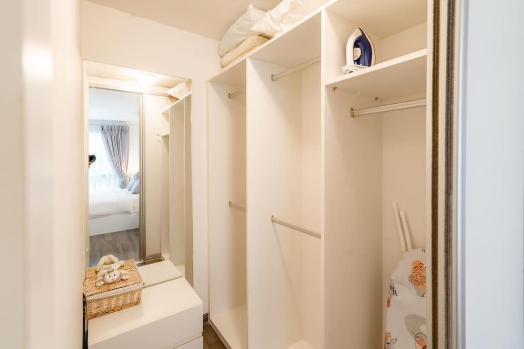 Apartment Luxury 2 Bedroom Old *