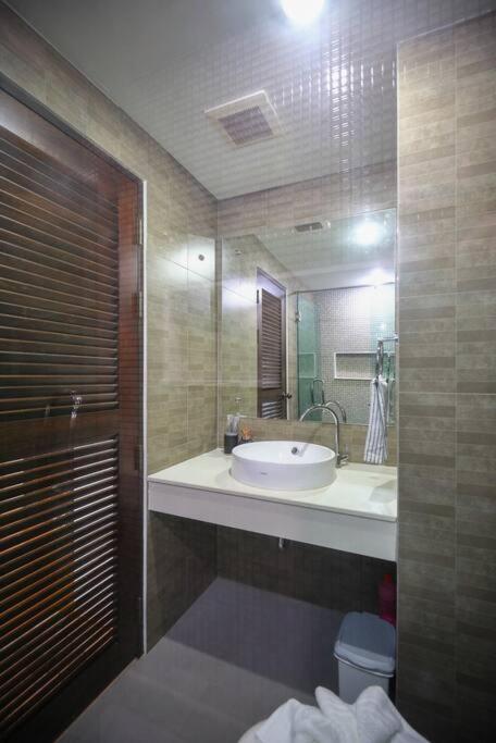 Apartment Luxury Living In Heart Of Nimman