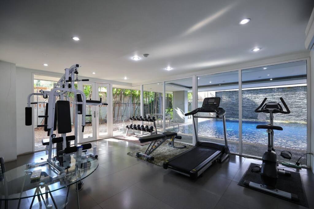Luxury Living In Heart Of Nimman Apartment