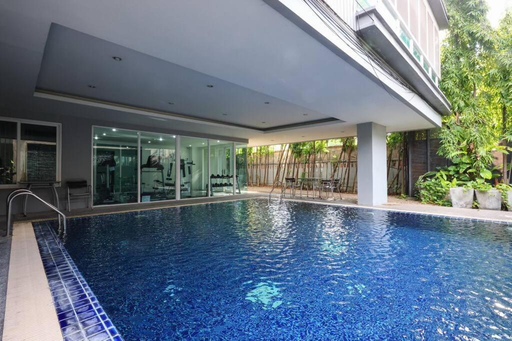 Luxury Living In Heart Of Nimman Apartment *