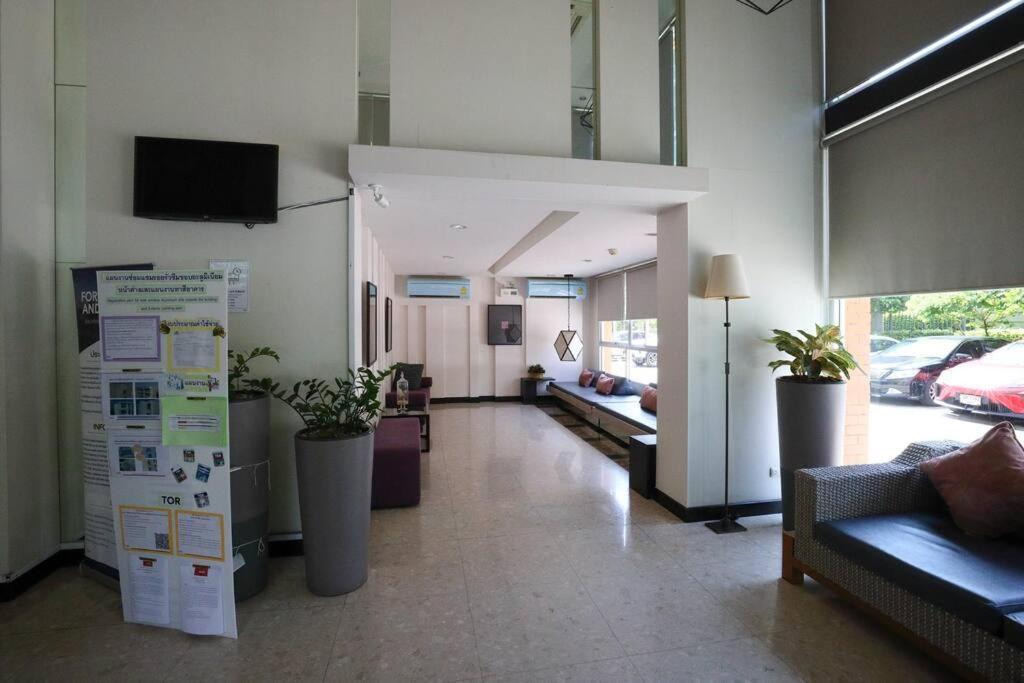 Greenery Living In Apartment
