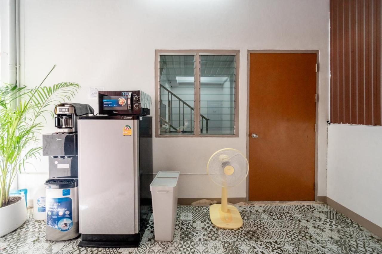 Socialer Coliving & Coworking Space *