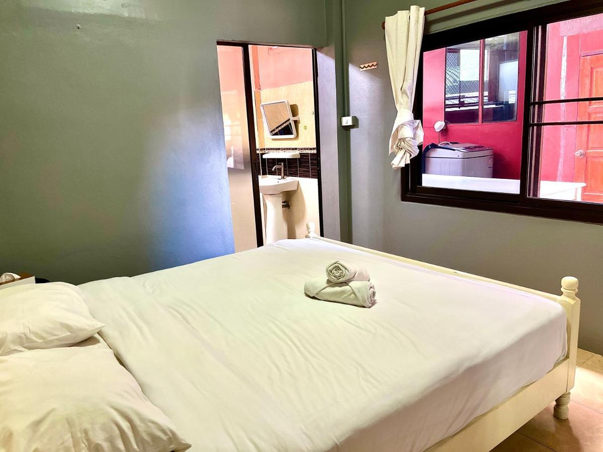Hostel Ho *