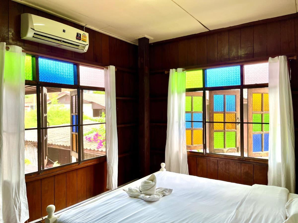 Hostel Ho