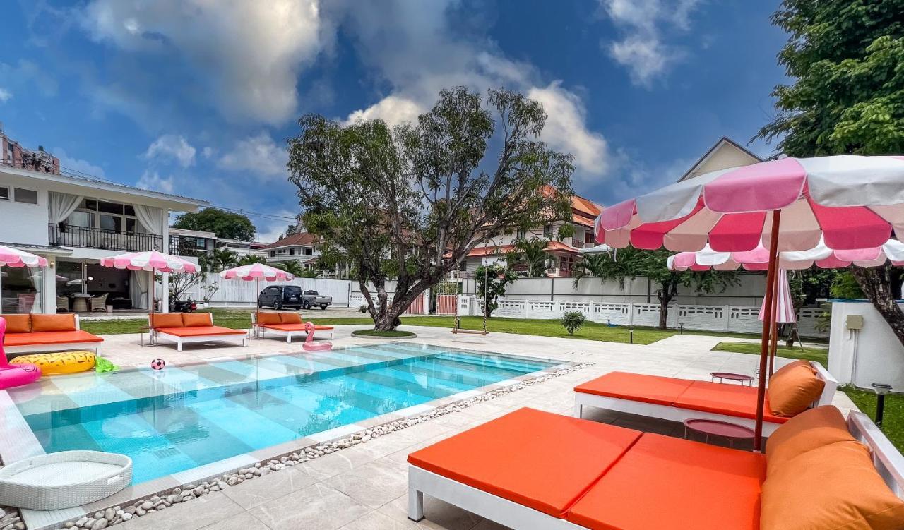 Villa Pink Moon Pool In Quiet Area Of Nimmanhaemin Chiang Mai