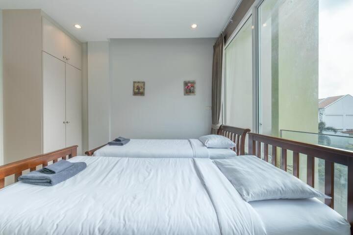 Eggcolony Cafe House Nimman Holiday home *