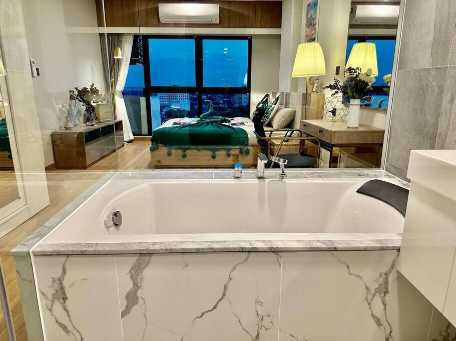 Astra Sky River High Floor,3 Bedrooms 97㎡ 山景房带浴缸 *