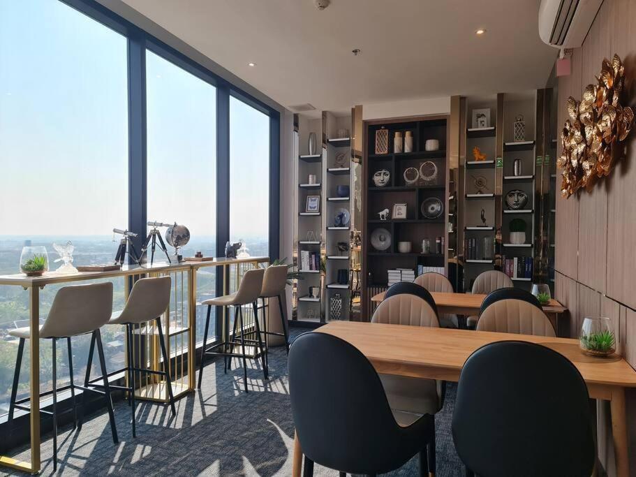 Astra Sky River High Floor,3 Bedrooms 97㎡ 山景房带浴缸 *