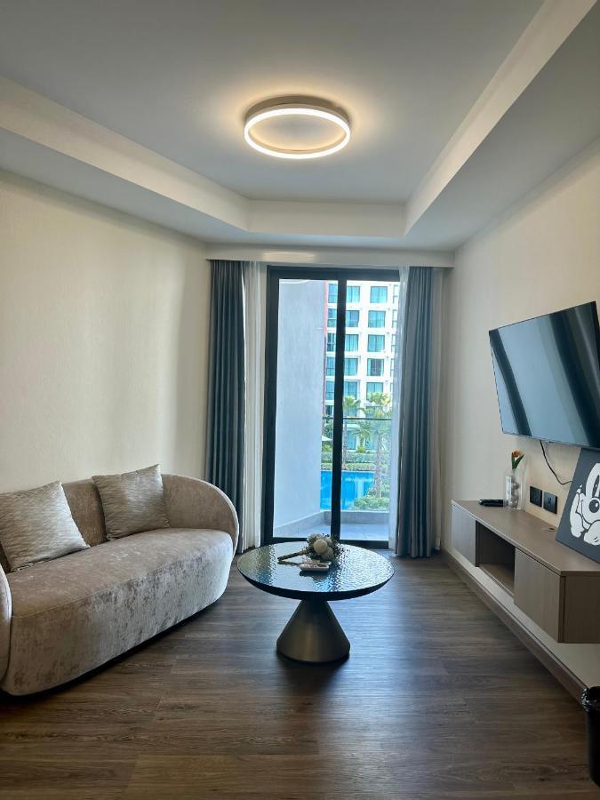 The One Apartment *