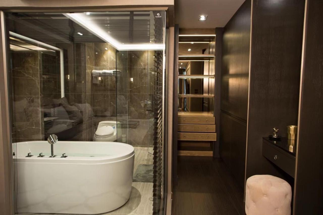 Night Market Super Large Luxurious 3-bedroom Hotel-style Apartment Chiang Mai
