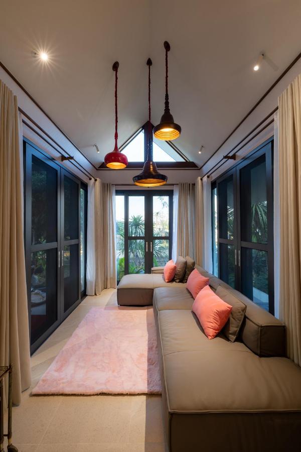 Entire Luxury Private Pool No.8 Villa Chiang Mai