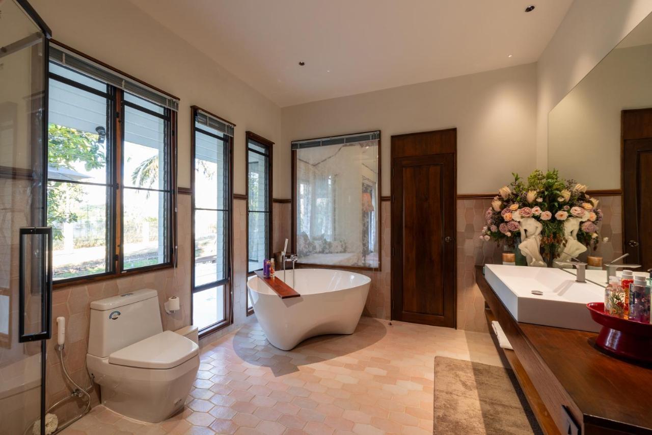 Entire Luxury Private Pool No.8