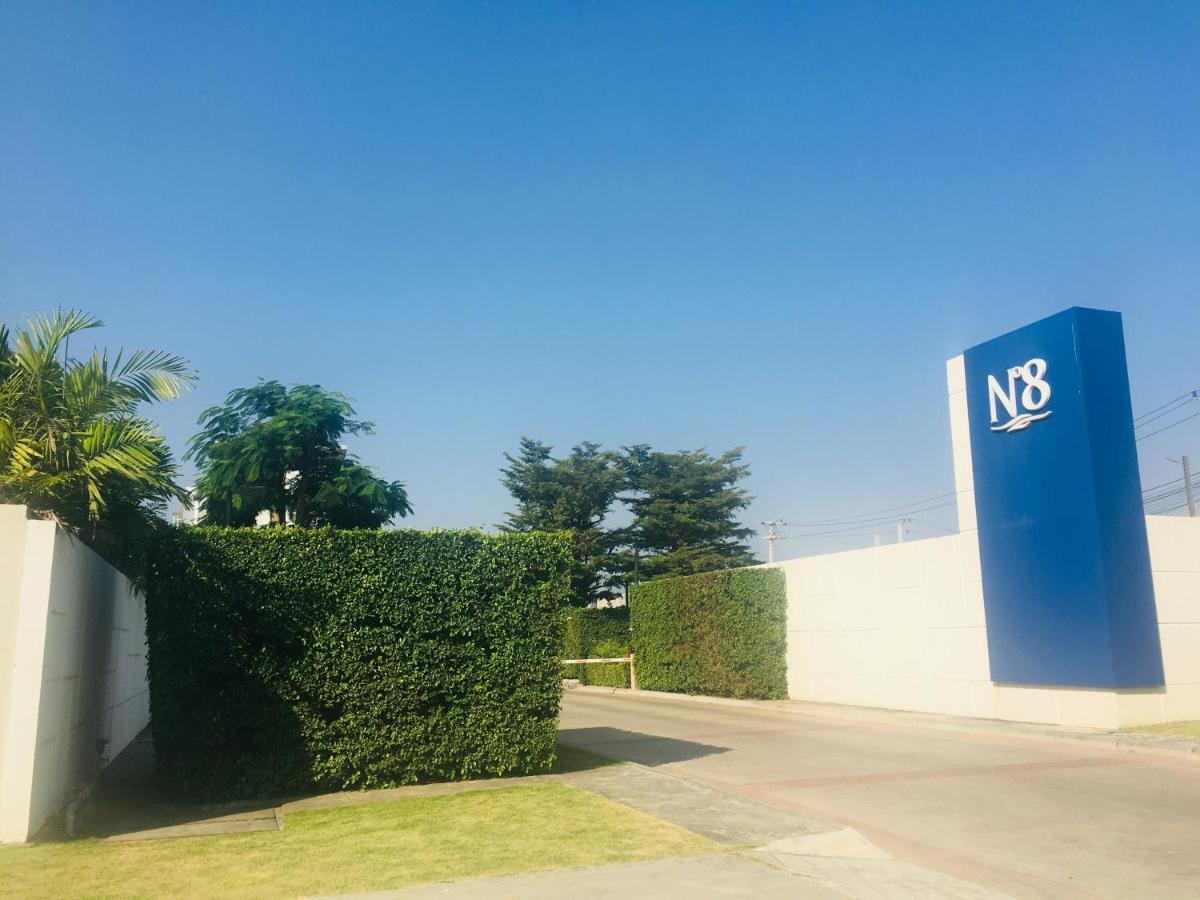 N8-serenelake Lakeside湖景泳池，清迈最高端小区，近机场，网红餐厅，步行5分钟左右可以到7-11便利店 Apartment Chiang Mai
