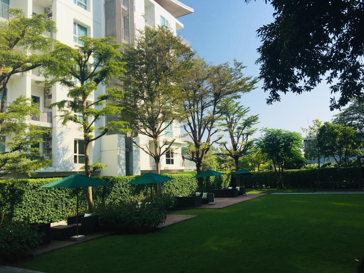 Apartment N8-serenelake Lakeside湖景泳池，清迈最高端小区，近机场，网红餐厅，步行5分钟左右可以到7-11便利店 Chiang Mai
