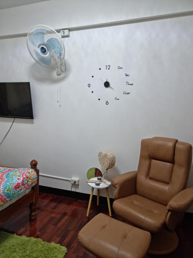 Steampunk Aparthotel *