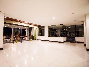 B2 Premier And Hotel