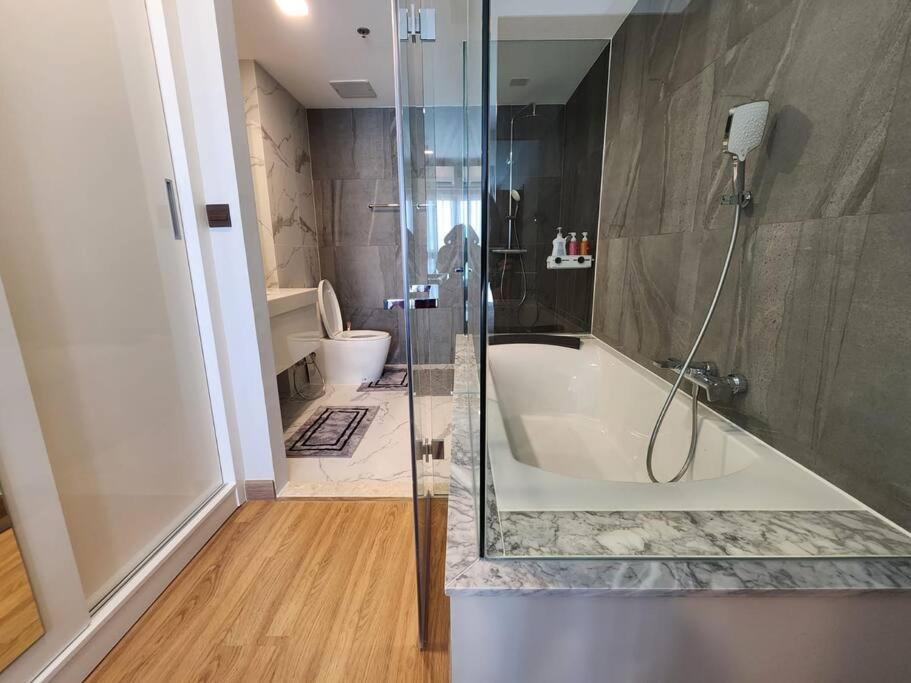 The Astraskyriver Luxurious 2 Full Bedroom - 73 Sqm *
