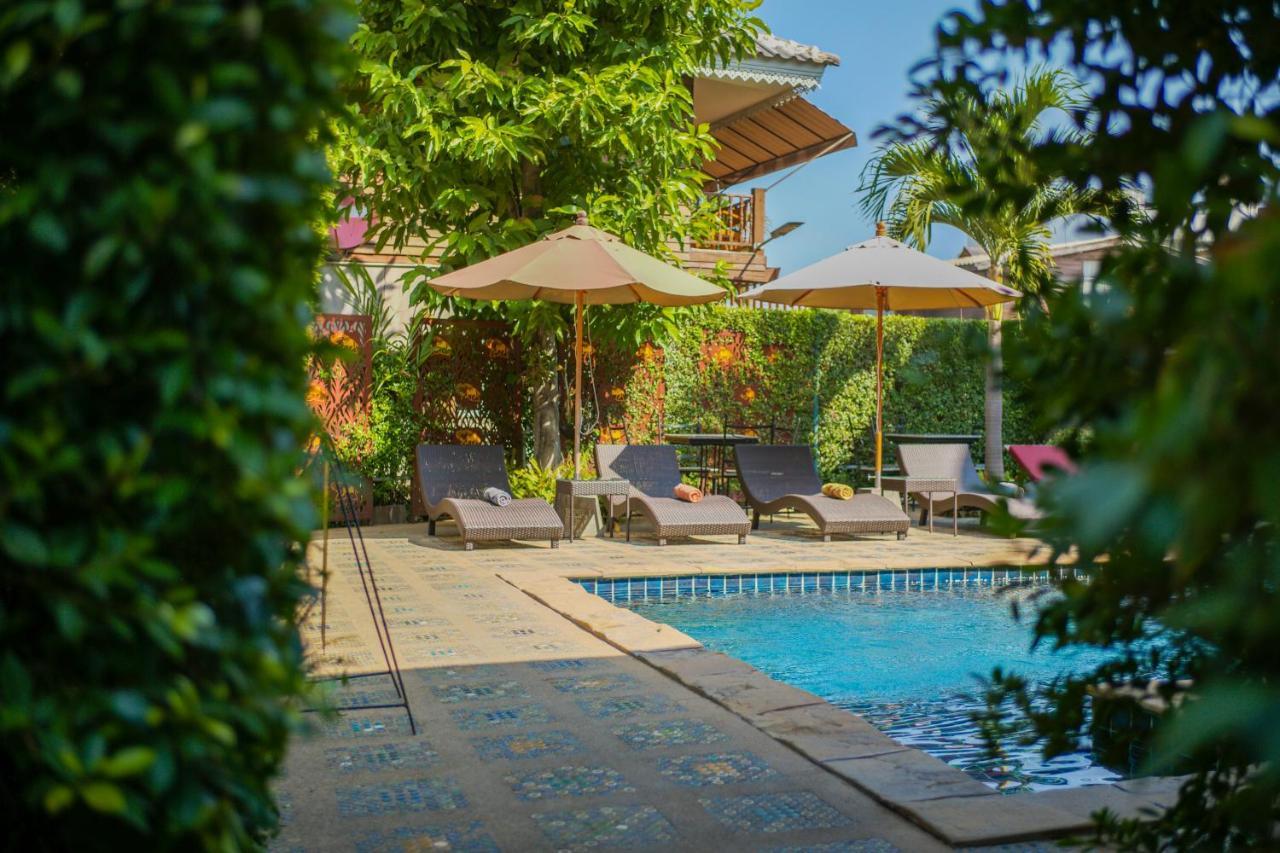 Resort Buri Gallery House