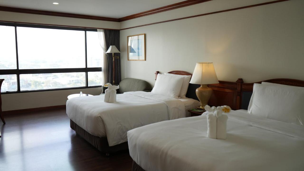 Centara Riverside Hotel 4*