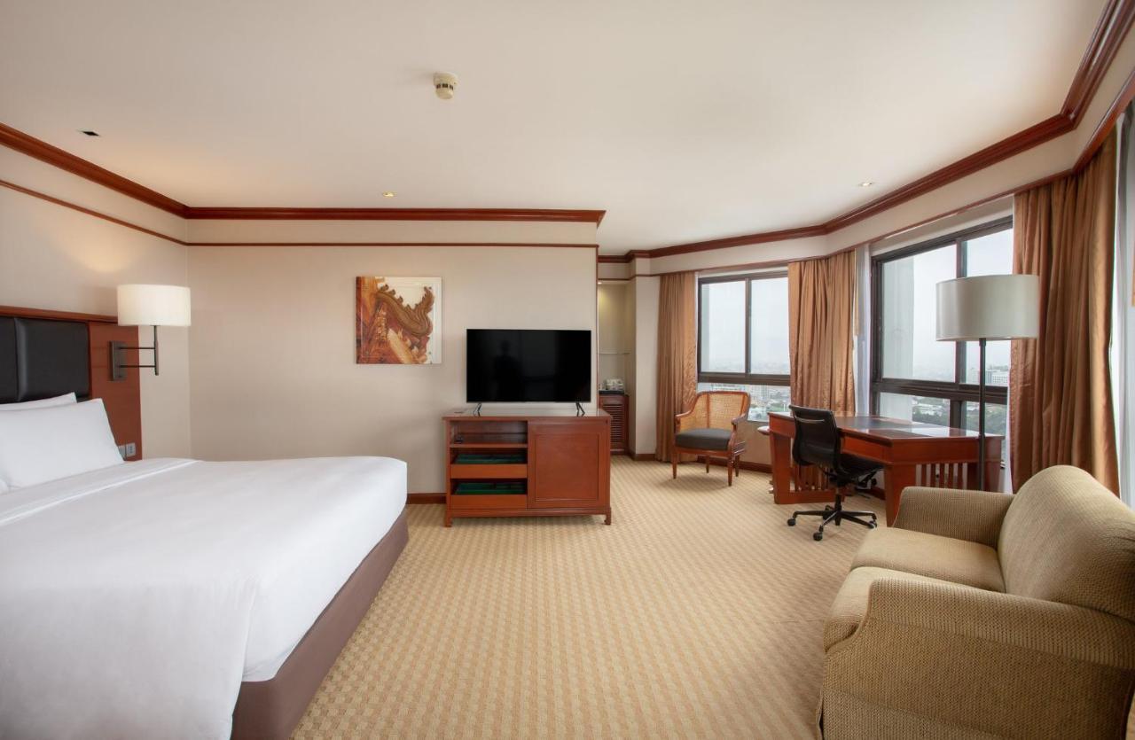 Centara Riverside 4*