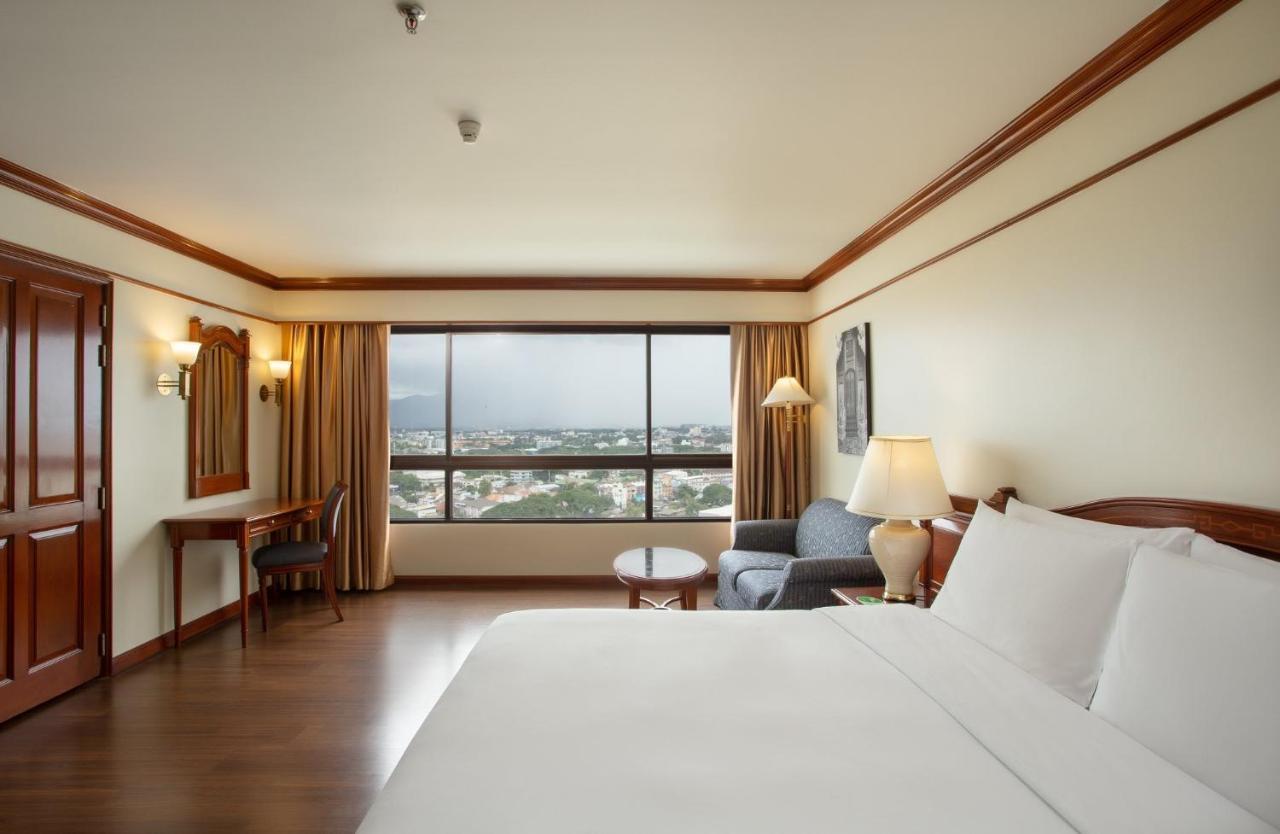 Hotel Centara Riverside