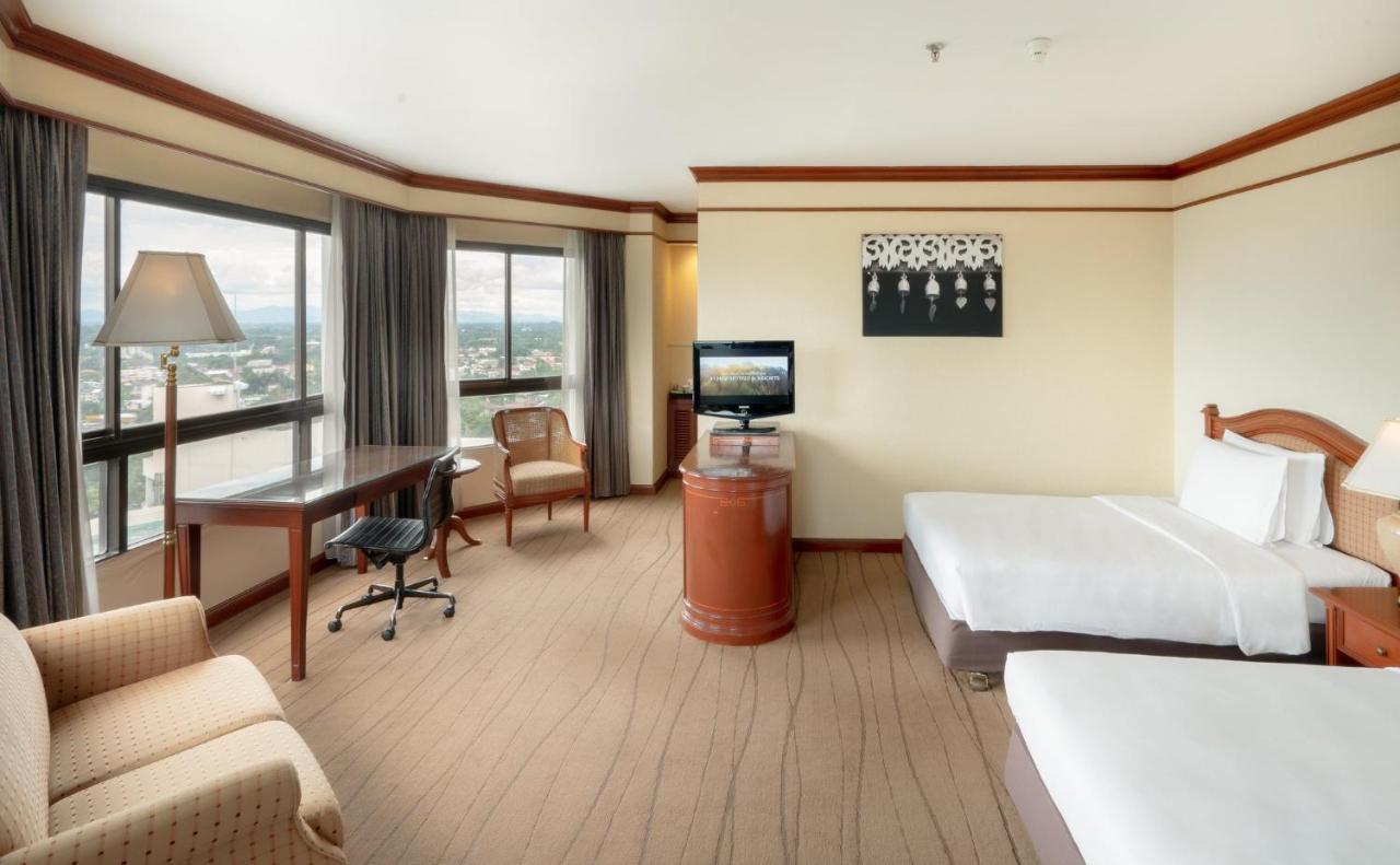 Centara Riverside