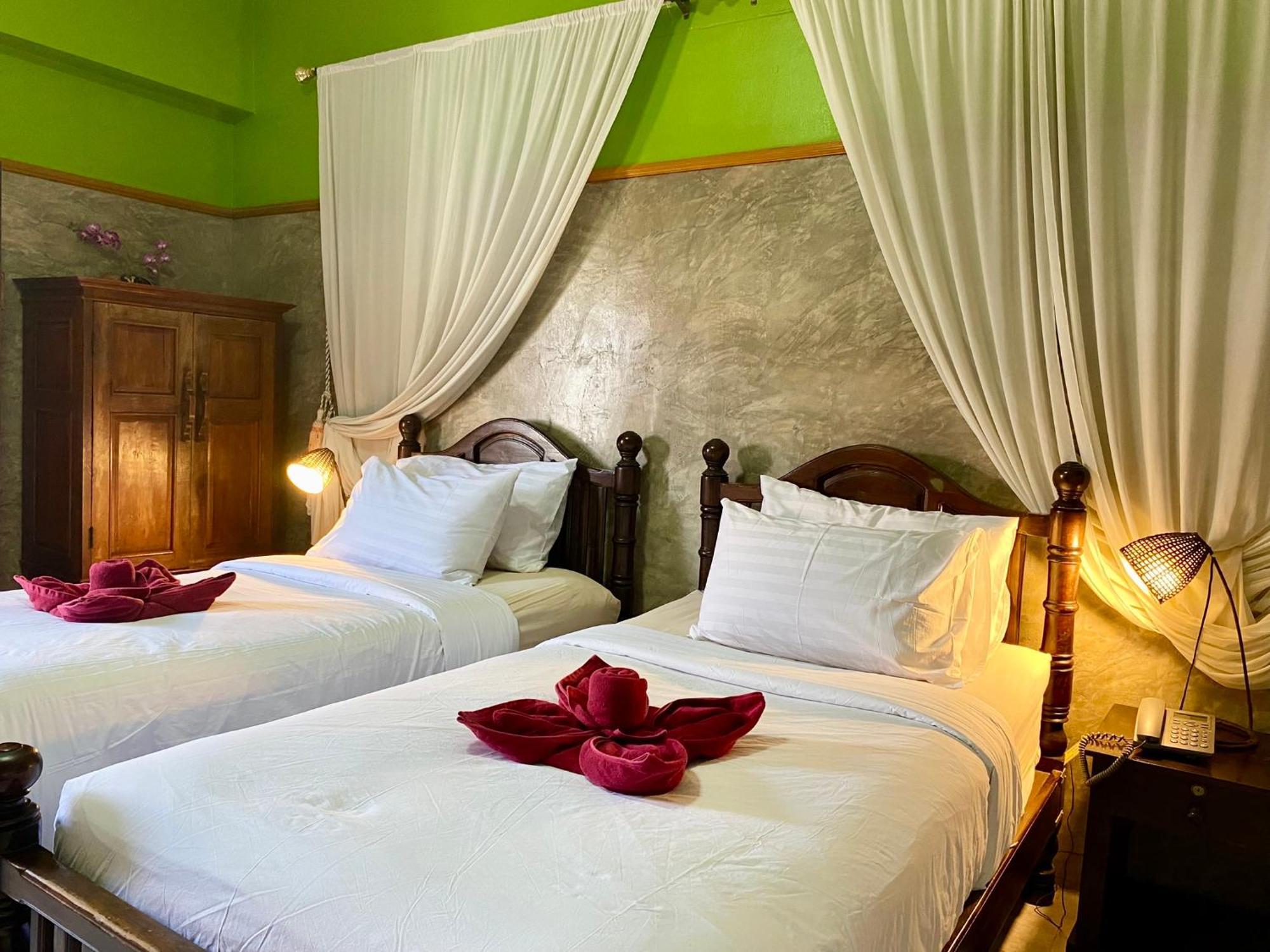 Bed & Breakfast Awana House Chiang Mai
