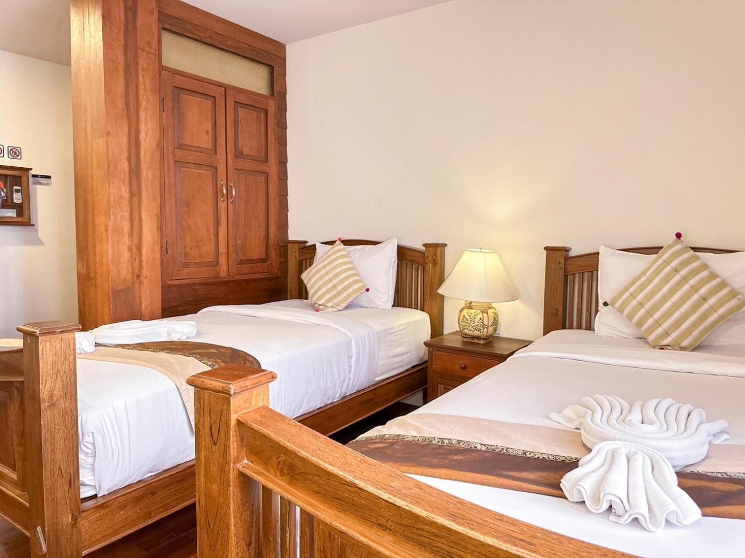 Rustic River Boutique 3*