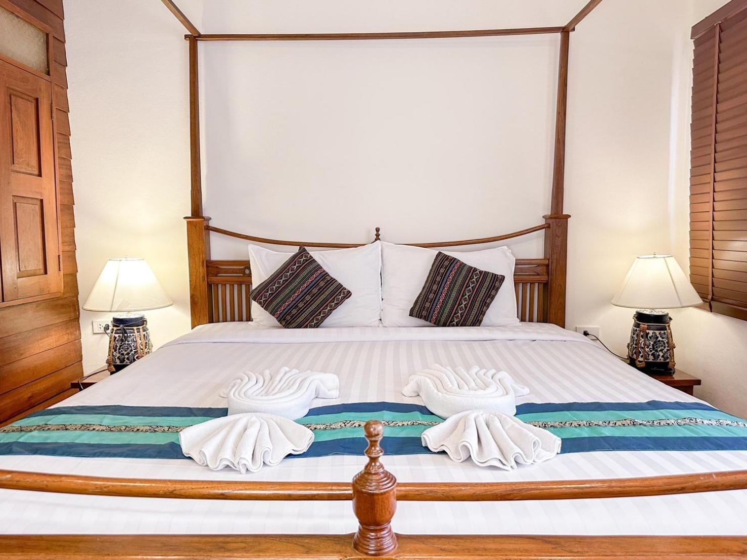 Rustic River Boutique 3*