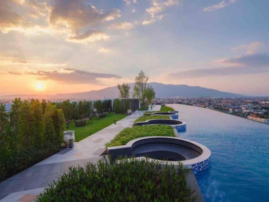 Appartement Top Astra Sky River Chiang Mai